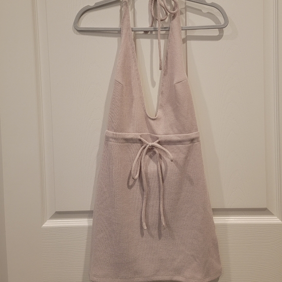 Halter style dress low back - Picture 3 of 6